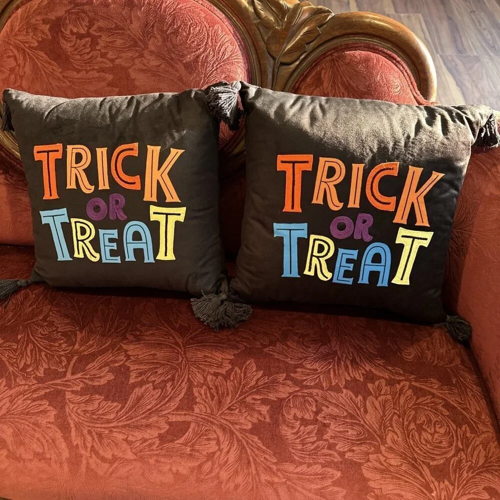 New Hide & Eek Trick or Treat Halloween Appliqué Throw Pillows Set Of 2 Black